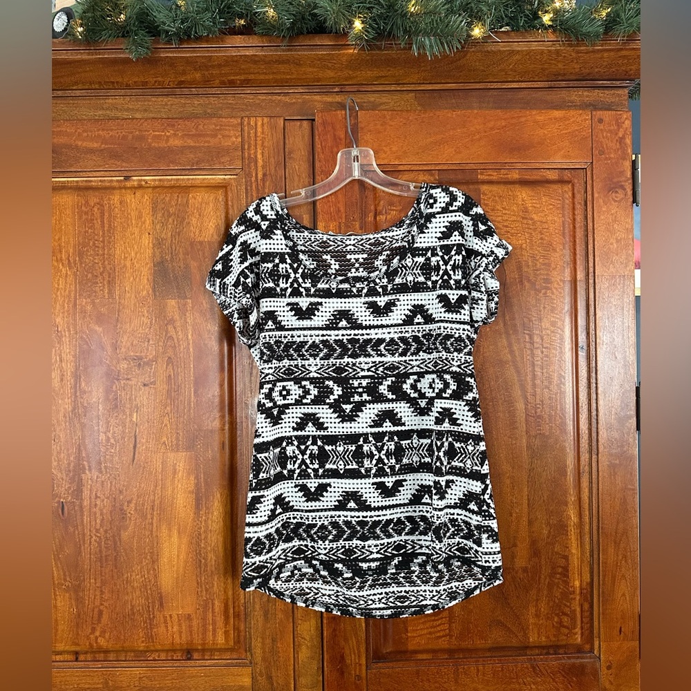 Maurices Black and White Geometric Blouse